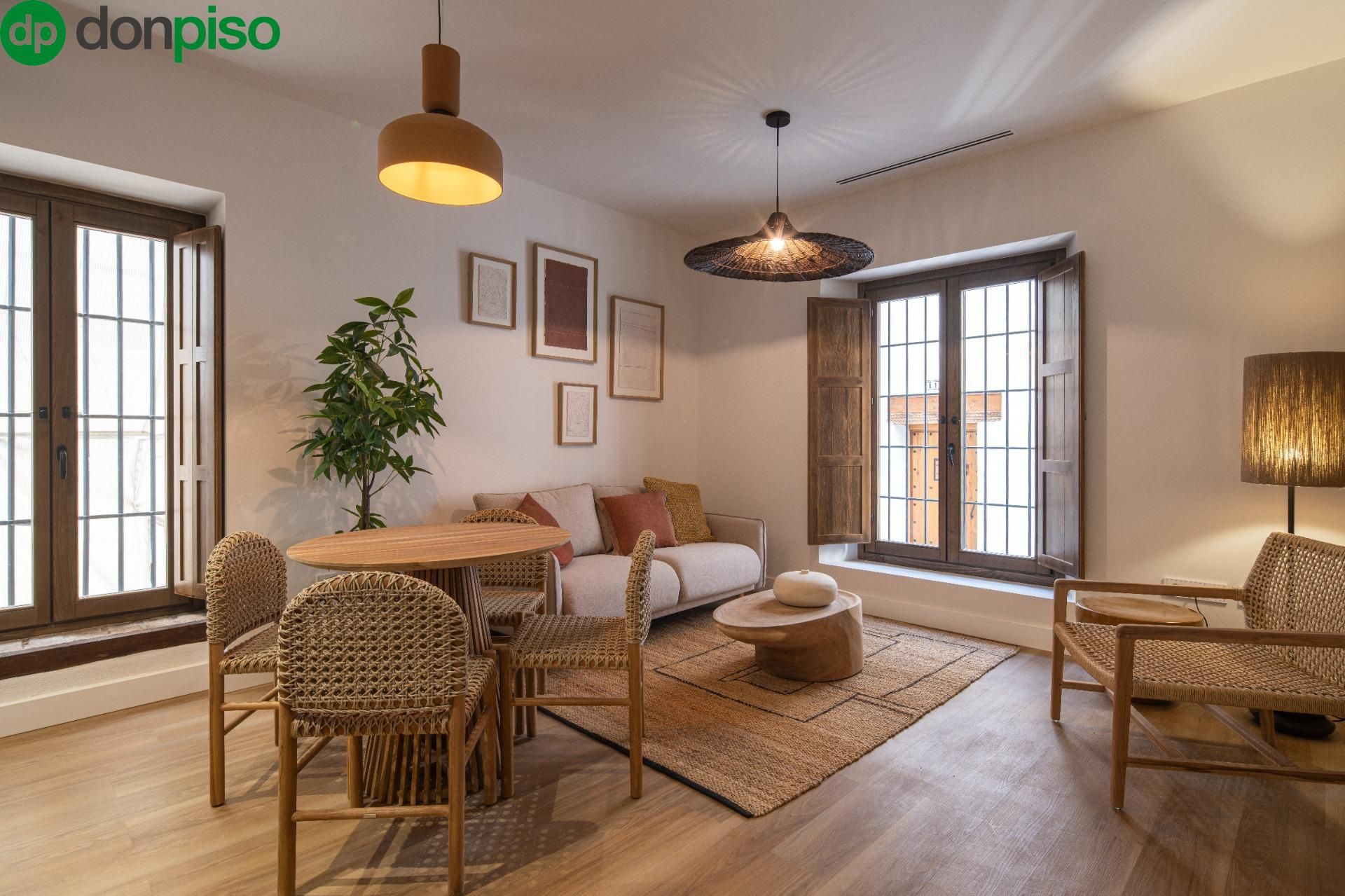 Living room of Flat for sale in  Granada Capital  with Air Conditioner