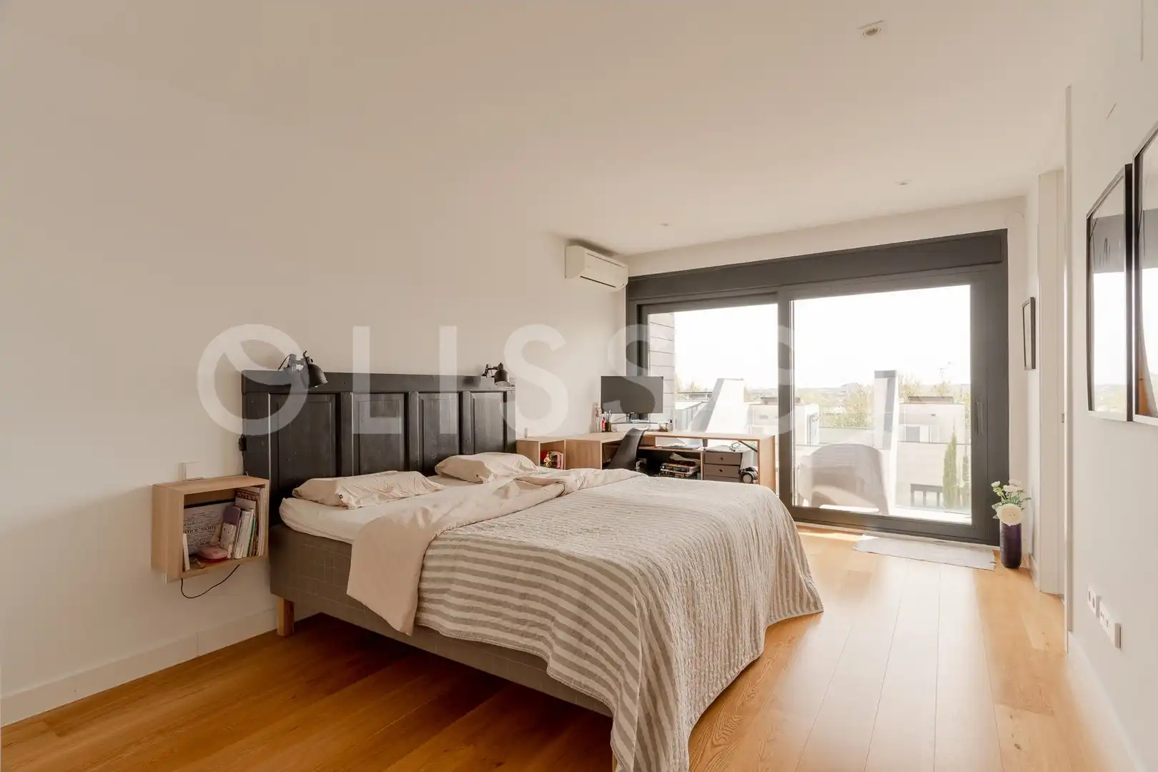 Habitación de Casa adosada en venta en La Moraleja con Aire acondicionado, Calefacción y Terraza