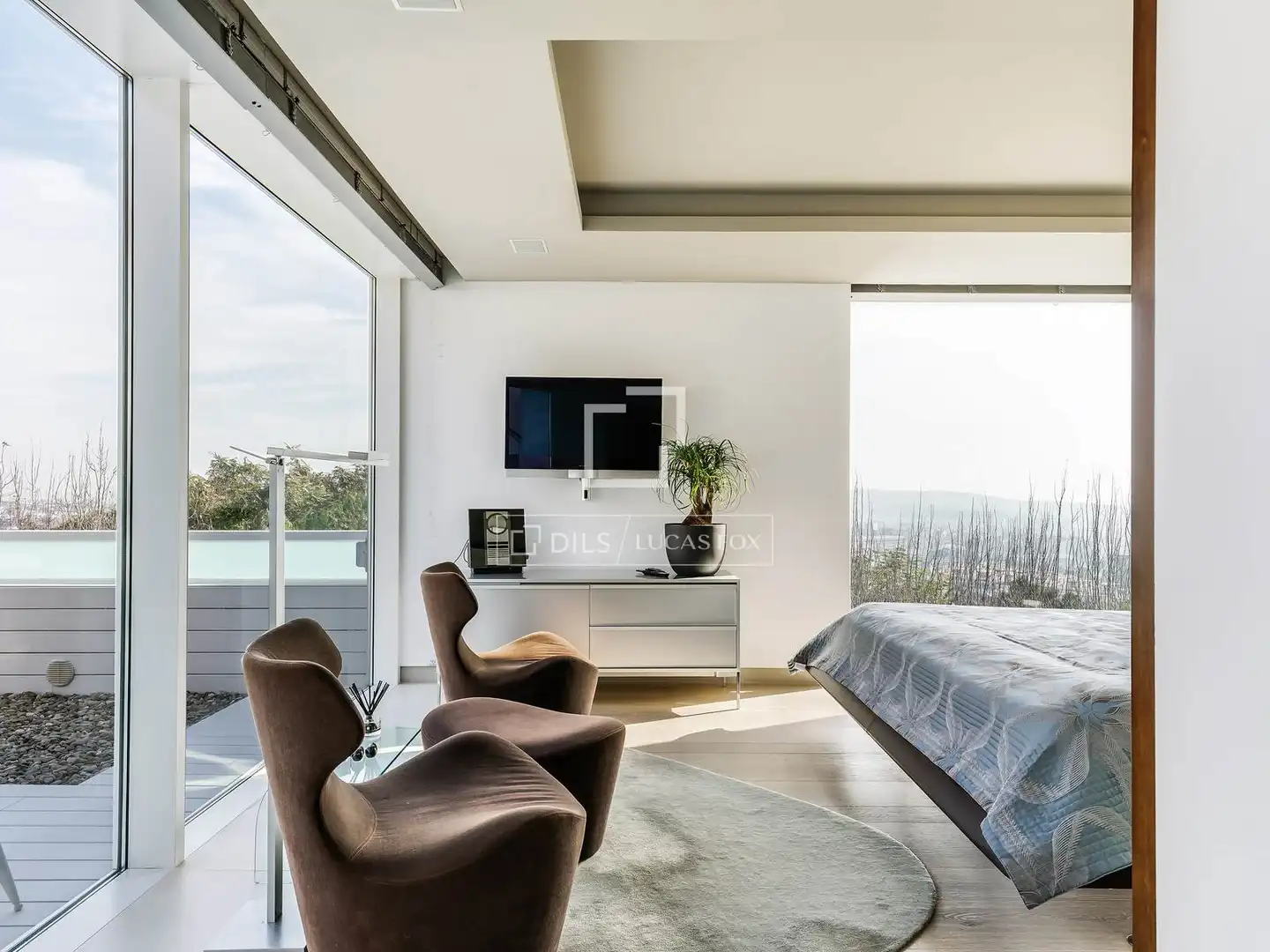 Sala d'estar de Casa o xalet en venda en Barcelona amb Aire condicionat, Calefacció i Jardí privat