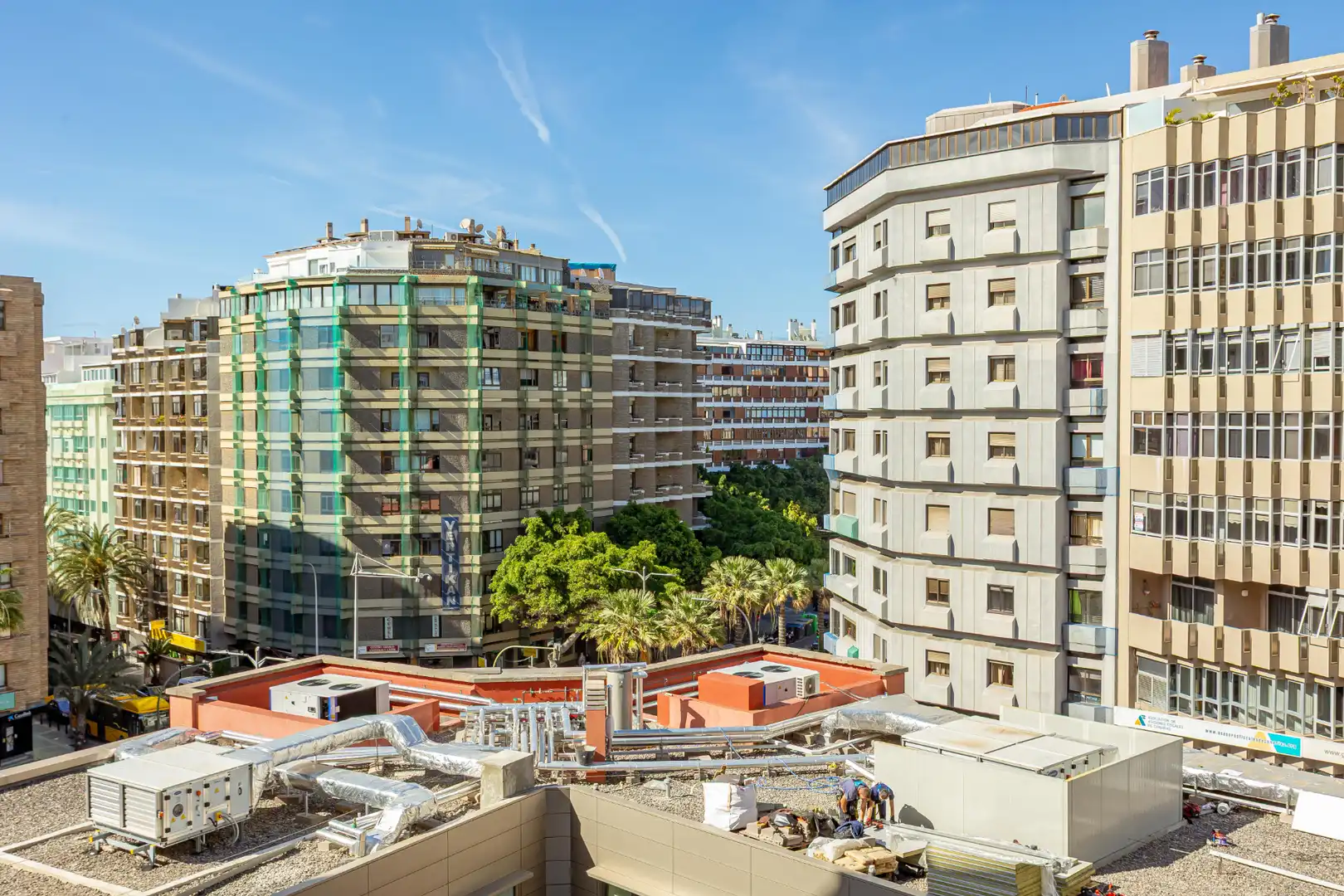 Vista exterior de Piso en venta en Las Palmas de Gran Canaria con Parquet, Terraza y Balcón