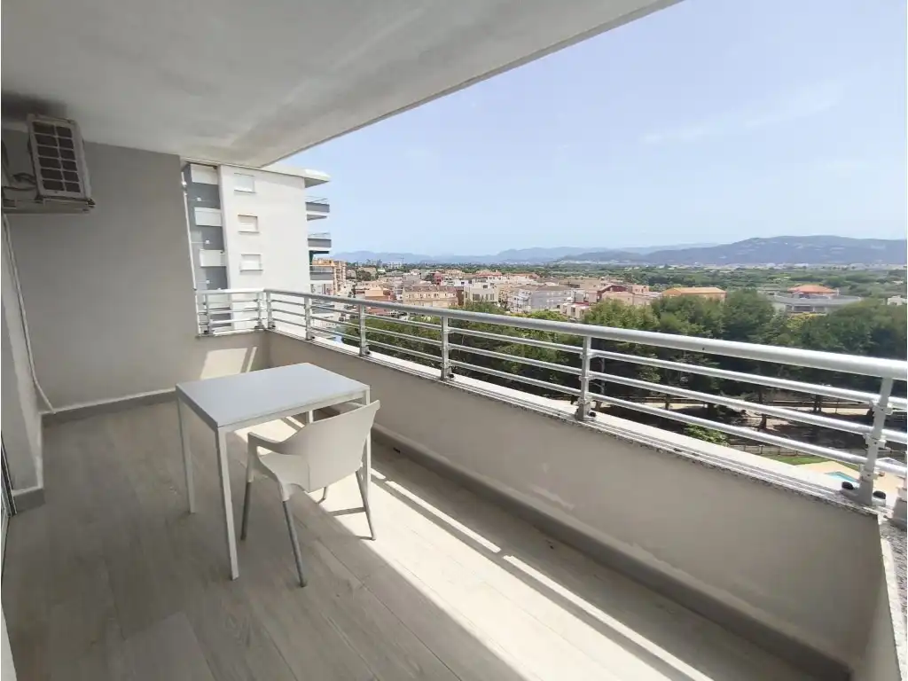 Terrasse von Wohnungen zum Verkauf in Miramar mit Terrasse und Schwimmbad