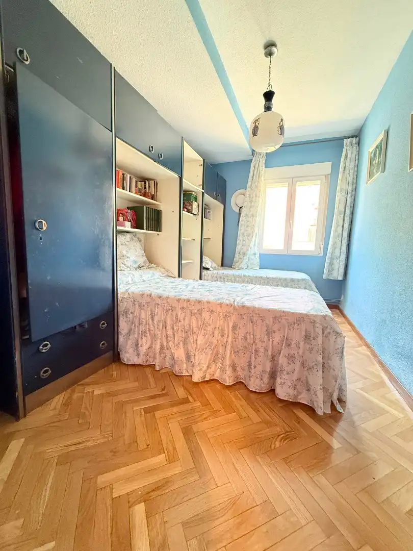 Bedroom of Flat for sale in Alcorcón  with Air Conditioner, Heating and Parquet flooring