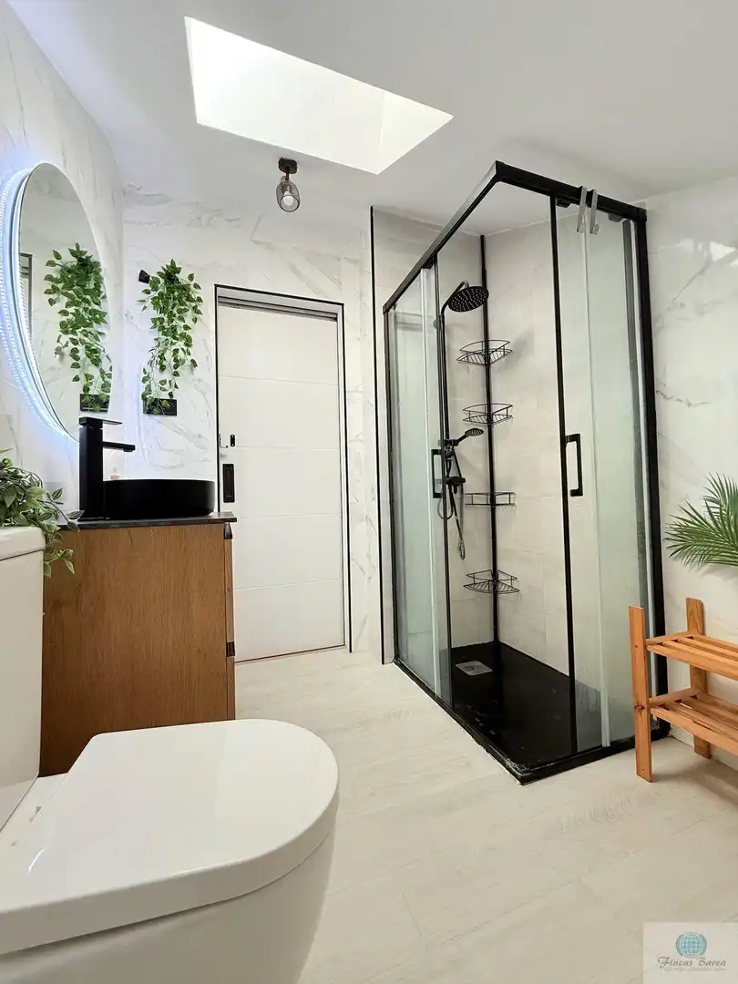Bathroom of Attic for sale in Fuengirola  with Air Conditioner, Terrace and Community pool