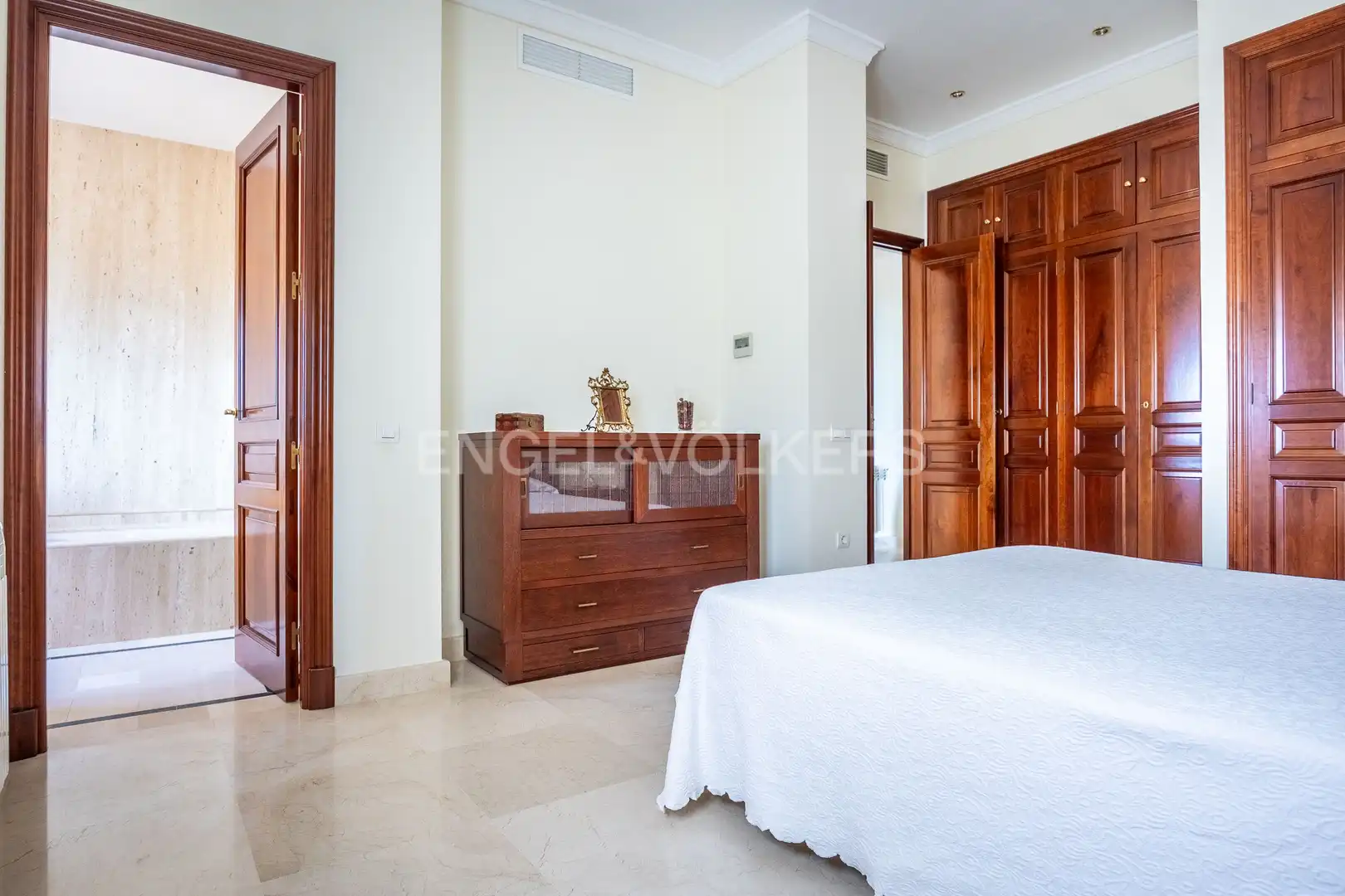 House with terrace for sale in Sanlúcar la Mayor, imagen 37