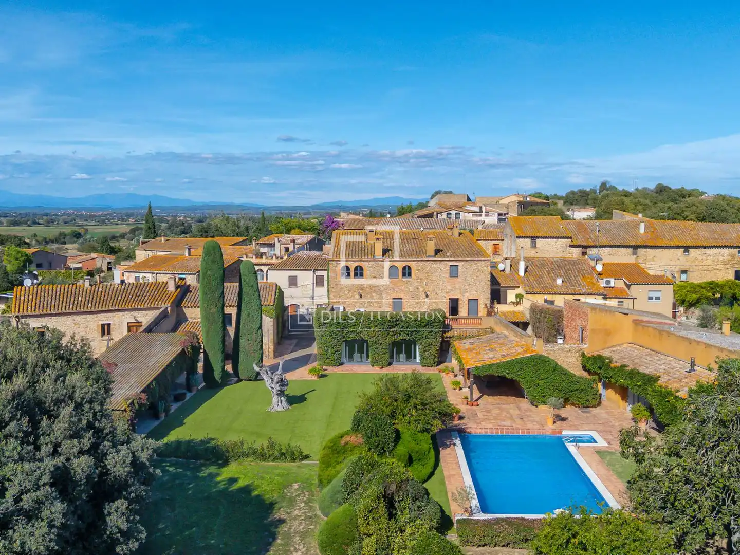 Vista exterior de Casa o xalet en venda en Ullastret amb Aire condicionat, Calefacció i Jardí privat