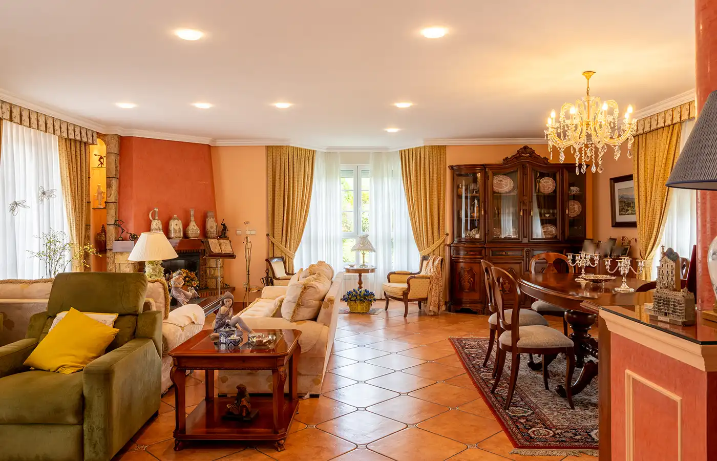 Chalet con terraza en venta en Avenida Rosalía Castro 126, imagen 4