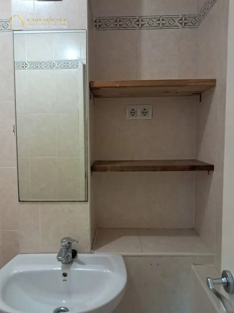 Bathroom of Industrial buildings for sale in Valencia
