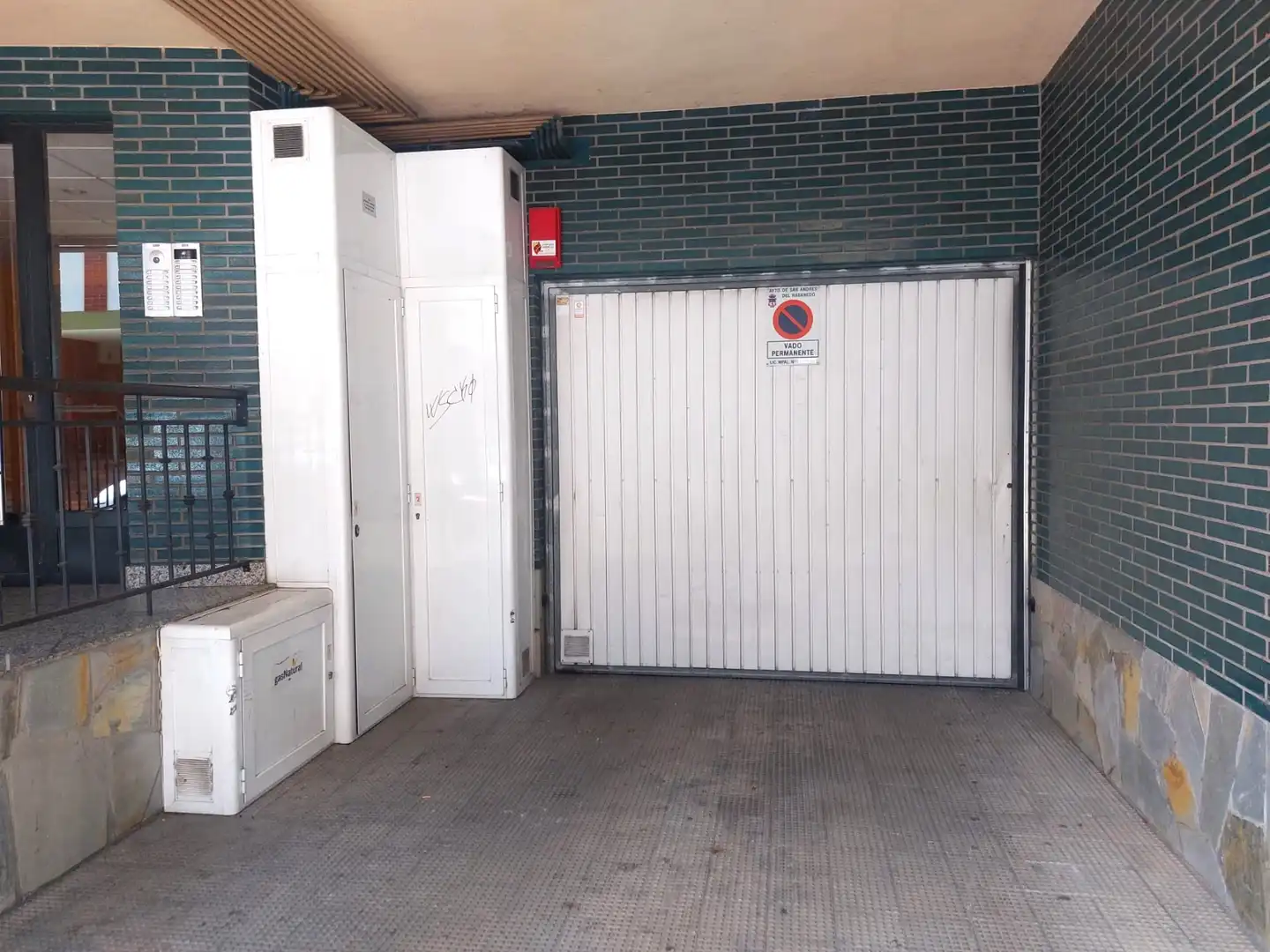 Individual amb ascensor en venda a Calle El Ebro, imagen 2