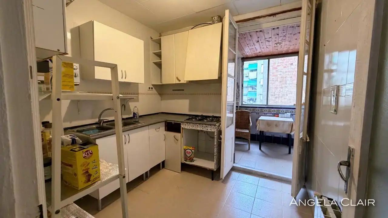 Cocina de Piso en venta en Barcelona con Calefacción
