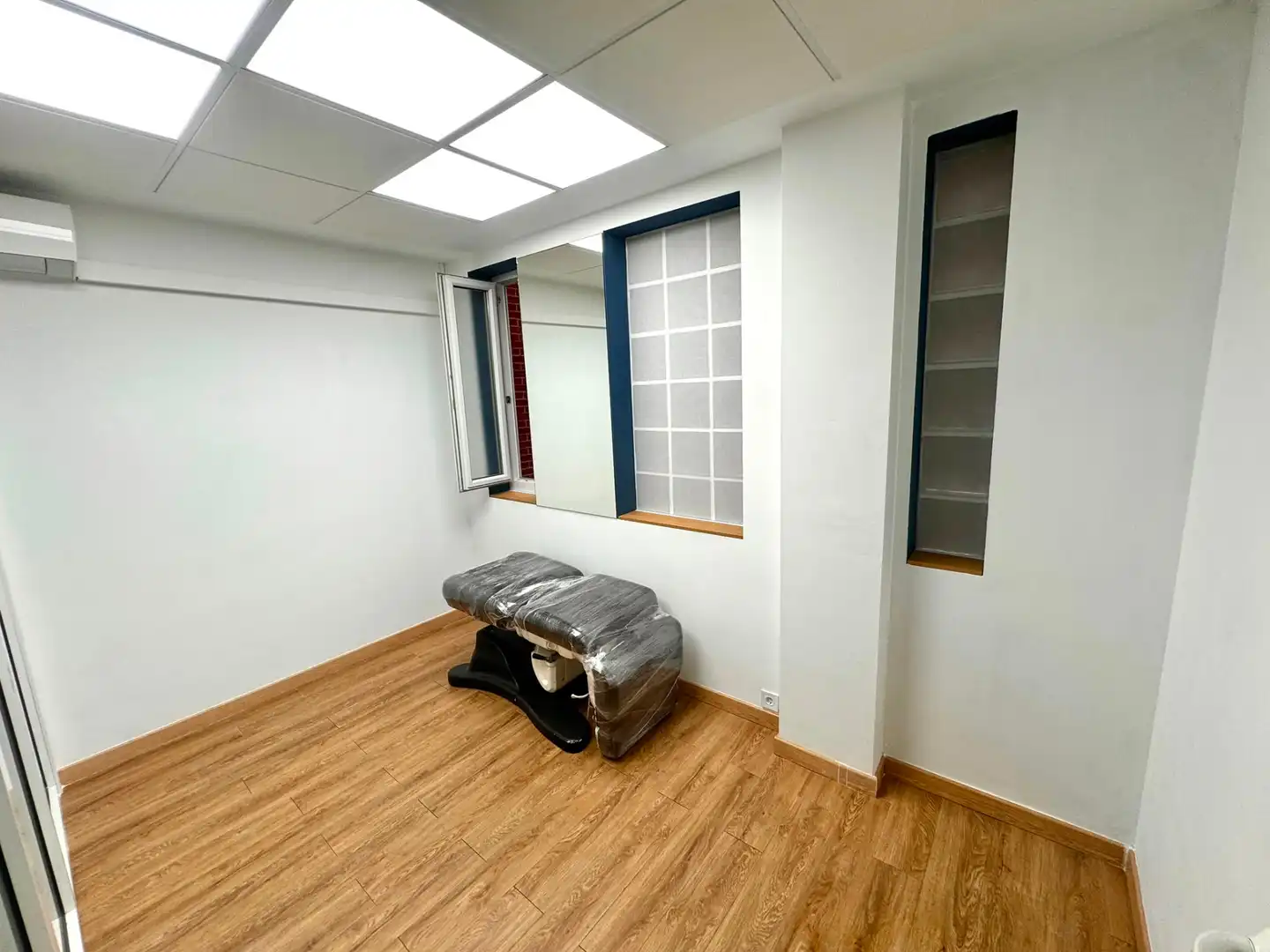 Office space with lift for sale in Ibaigane Kalea, imagen 3