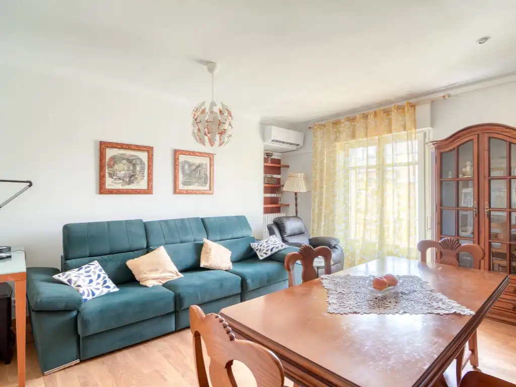 Living room of Flat for sale in Figueres  with Air Conditioner