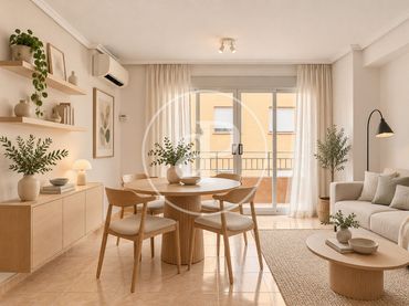 Flat with balcony for sale in C/ de la Reina