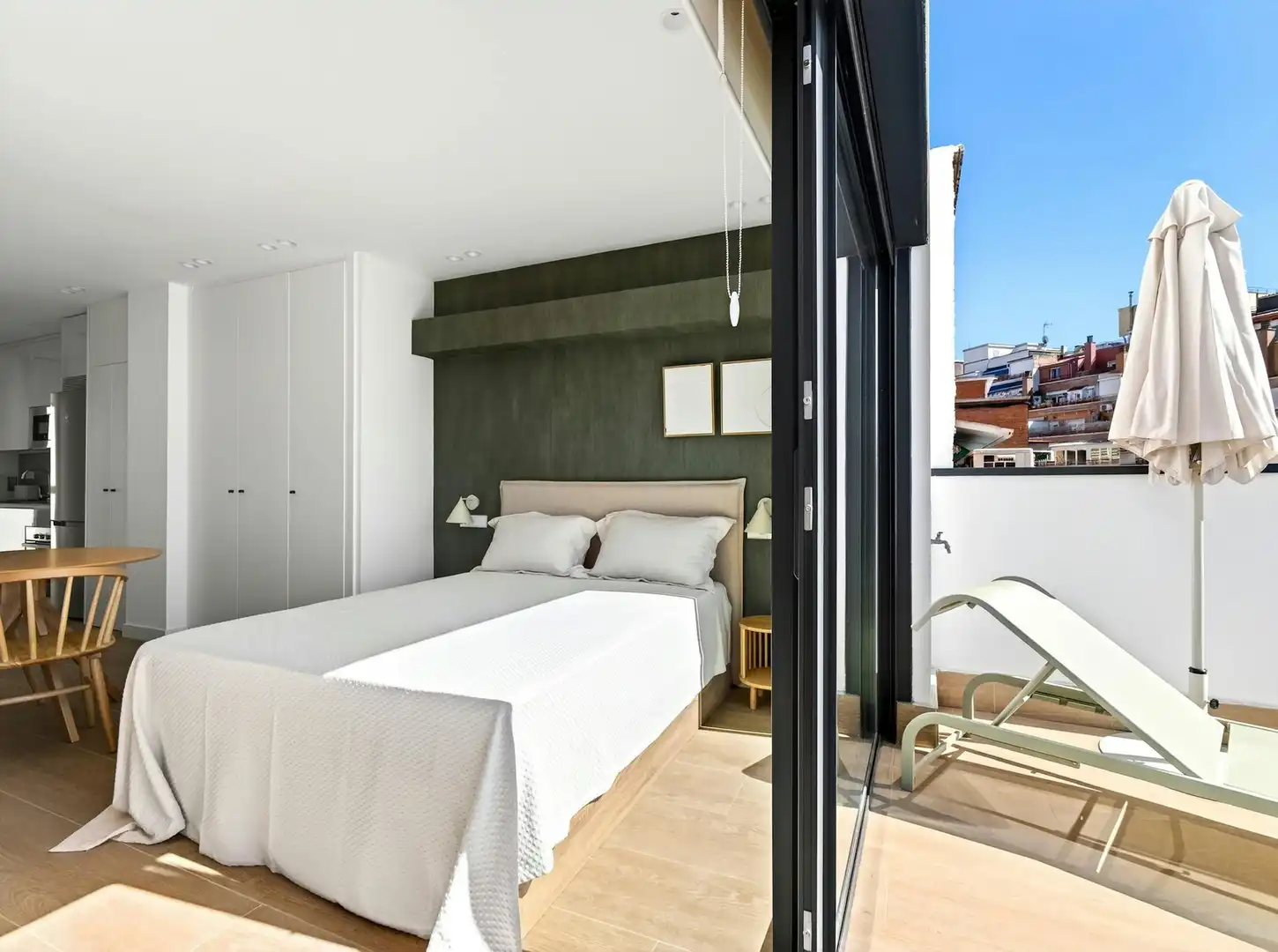 Bedroom of Flat for rent in Madrid  with Air Conditioner, Heating and Furnished