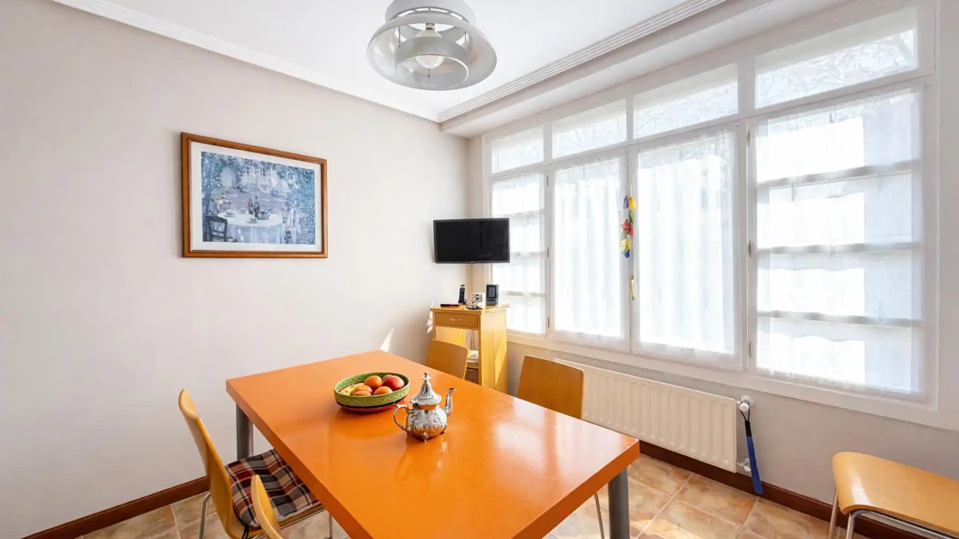 Comedor de Casa adosada en venta en Lasarte-Oria con Calefacción, Jardín privado y Parquet