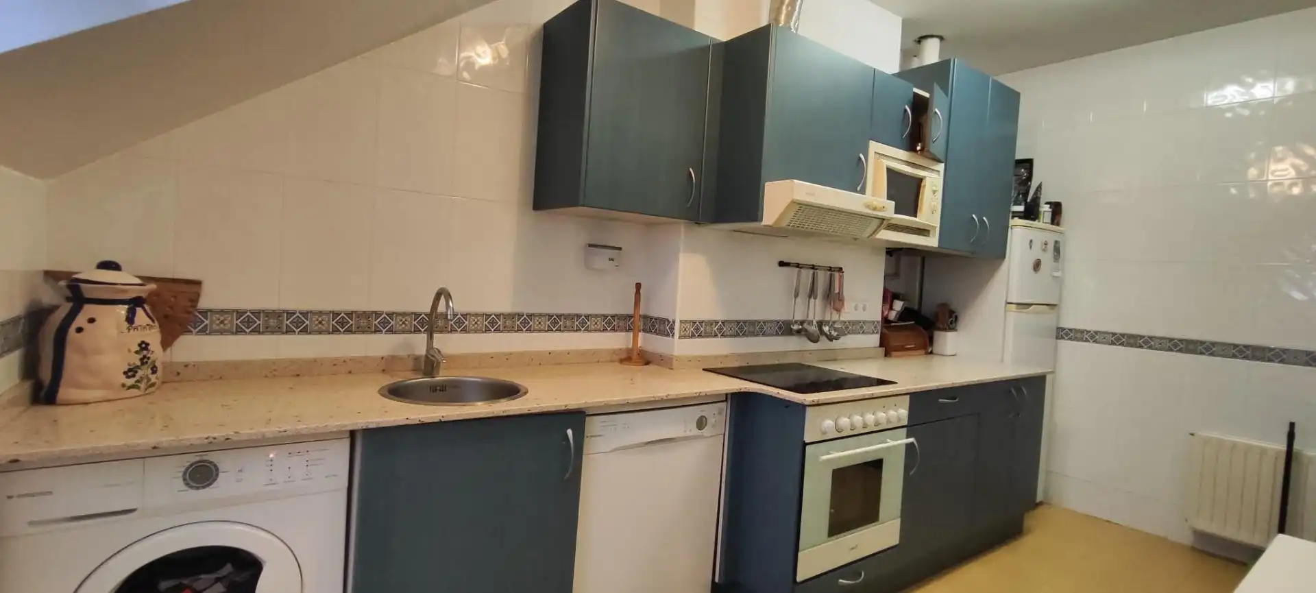 Cocina de Ático en venta en Miengo con Calefacción, Trastero y Balcón