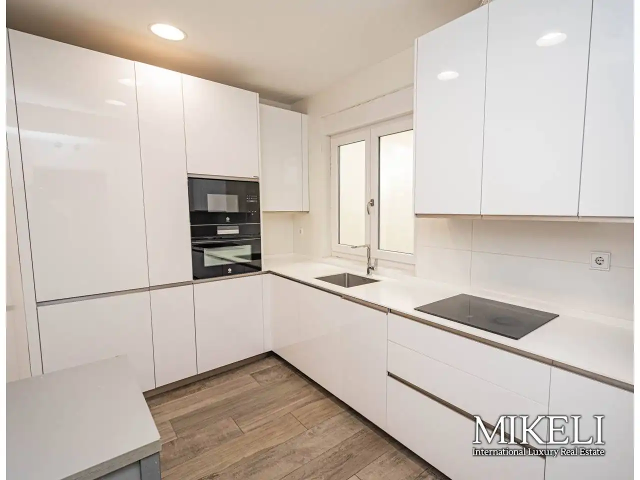 Flat with terrace to rent in Calle Hernán Cortés, imagen 12