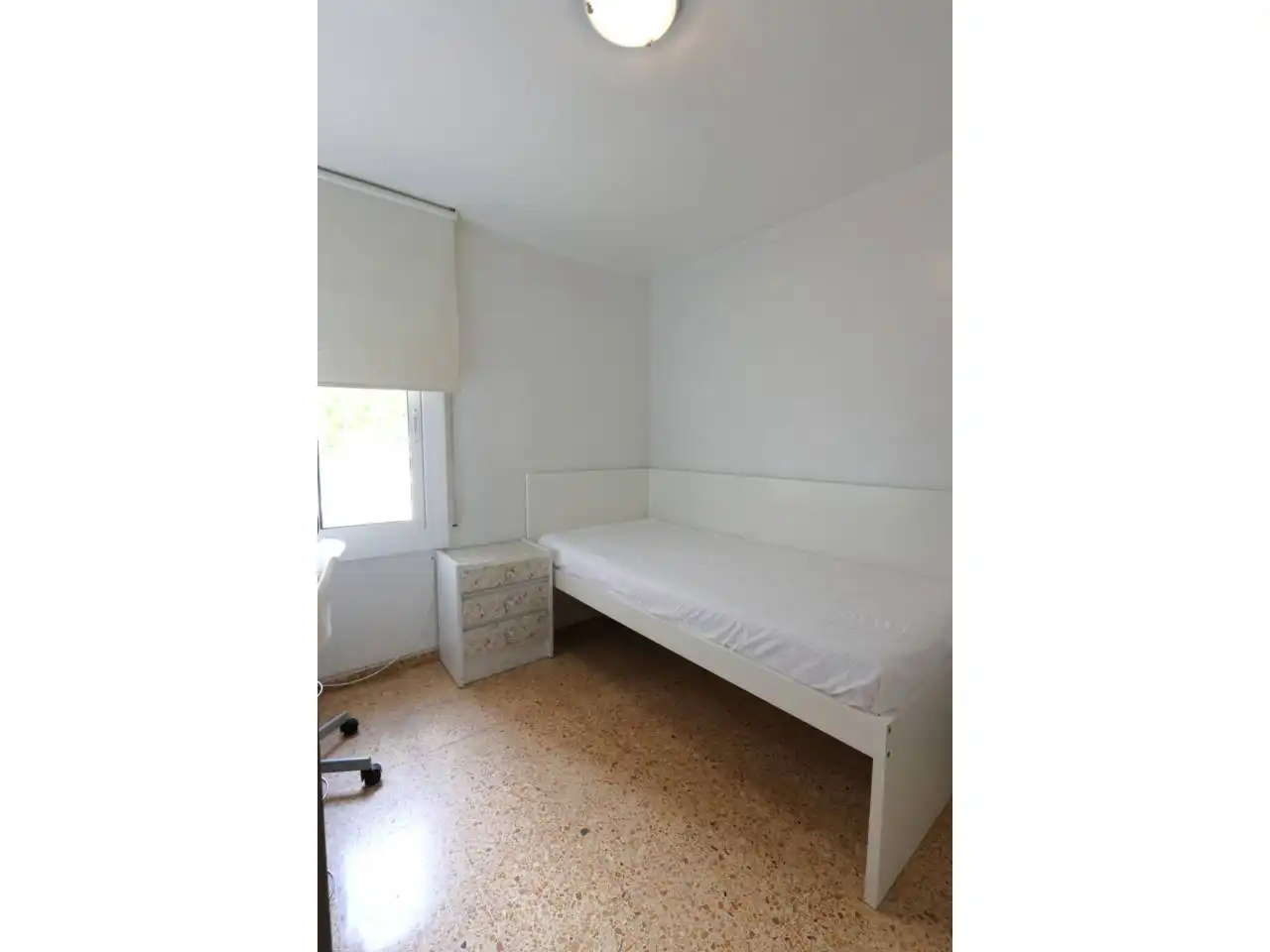Habitación de Piso en venta en L'Hospitalet de Llobregat con Amueblado y Balcón