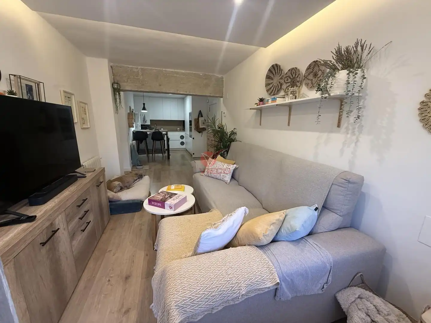 Living room of Flat for sale in Cuenca  with Heating, Terrace and Furnished