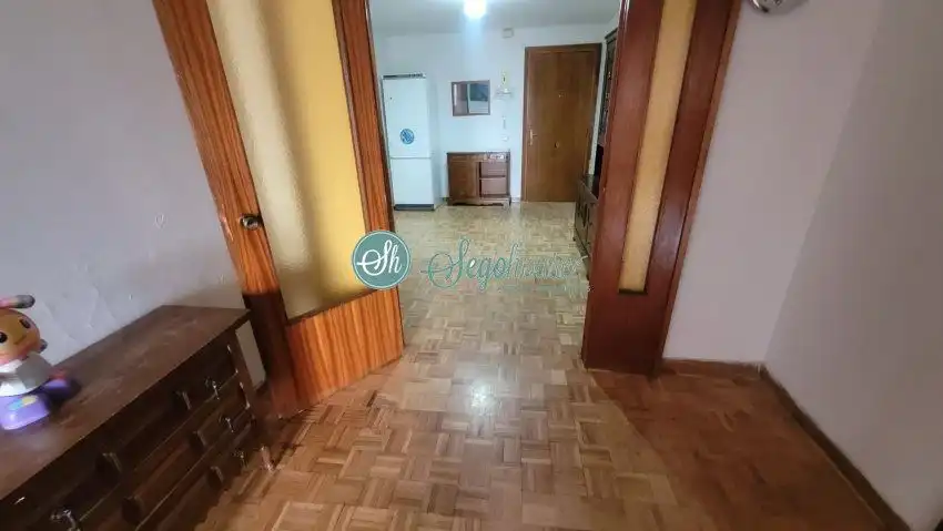 Piso en venta en Segovia con Calefacción, Parquet y Terraza