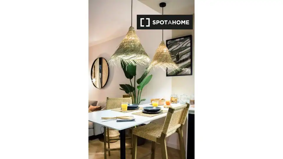 Comedor de Apartamento para compartir en Barcelona con Aire acondicionado, Calefacción y Terraza