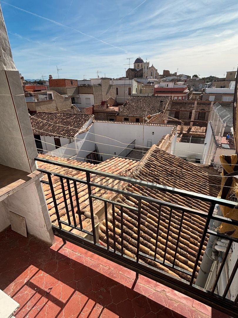 Vista exterior de Pis de lloguer en Vilamarxant amb Terrassa, Forn i Balcó