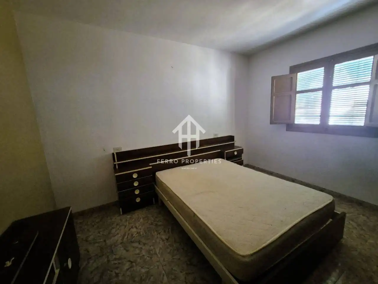 Dormitori de Casa o xalet en venda en Loja amb Jardí privat, Terrassa i Moblat