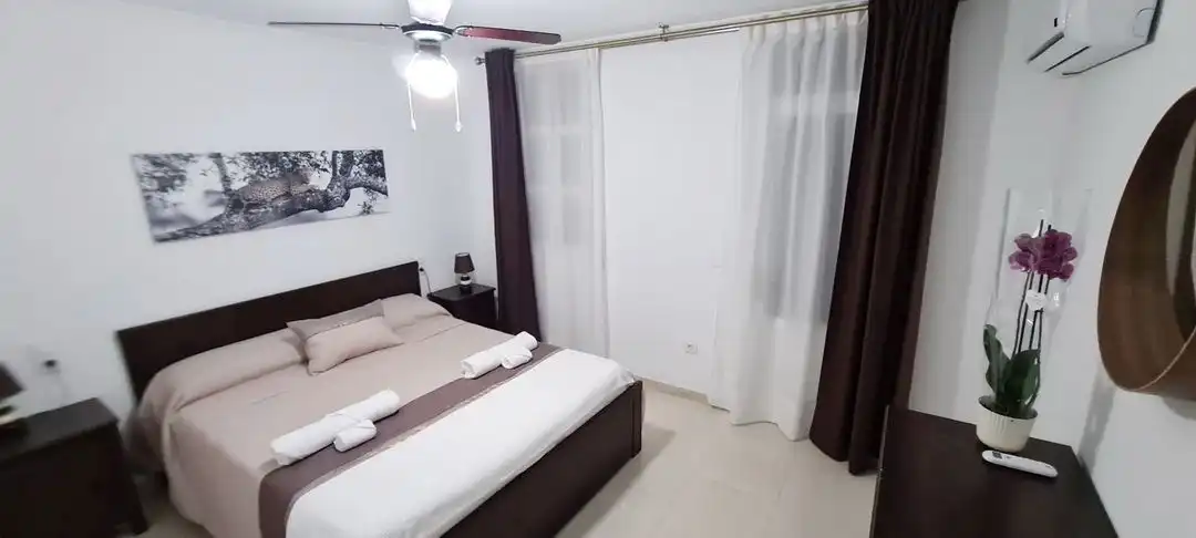 Schlafzimmer von Einfamilien-Reihenhaus zur Miete in Alcúdia mit Klimaanlage, Privatgarten und Terrasse