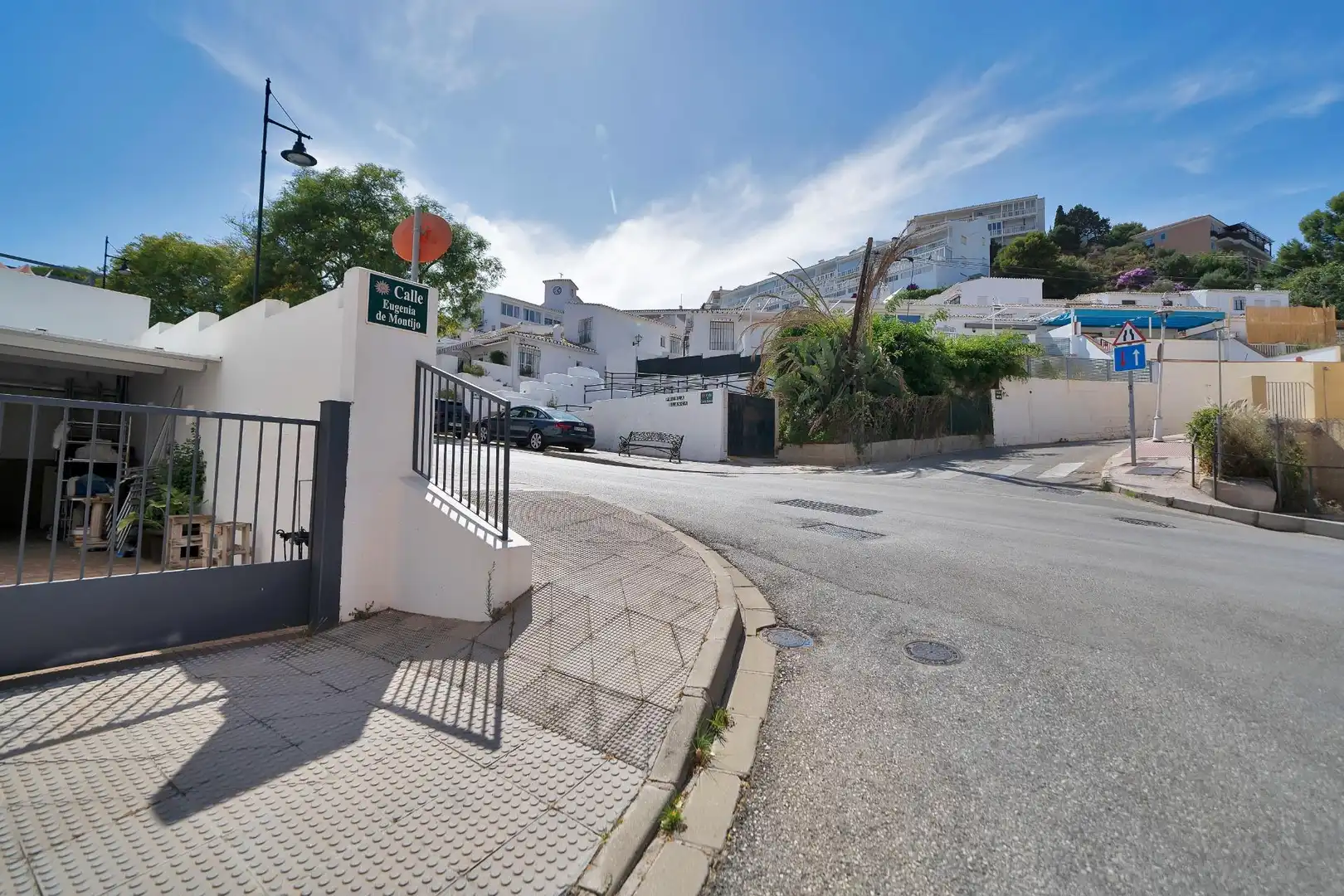 Vista exterior de Casa adosada en venda en Fuengirola amb Aire condicionat, Calefacció i Jardí privat