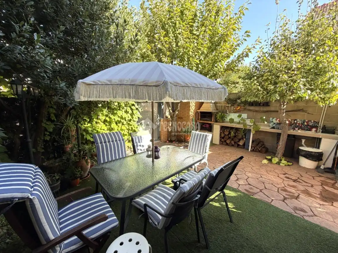 Terrasse von Wohnung zum Verkauf in Villalbilla mit Privatgarten und Schwimmbad