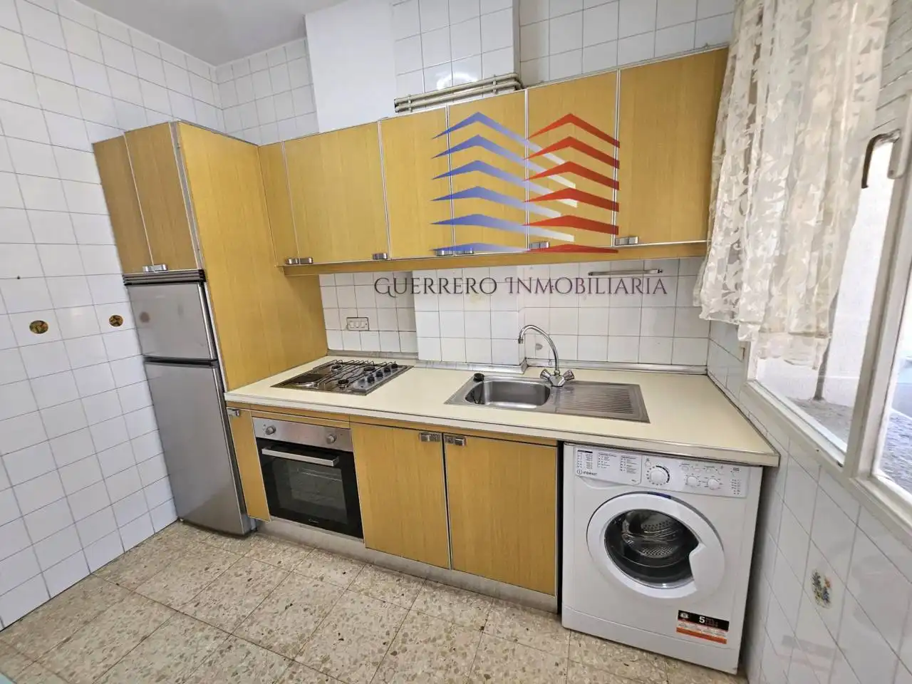 Cuina de Pis de lloguer en Ourense Capital  amb Calefacció, Moblat i Balcó