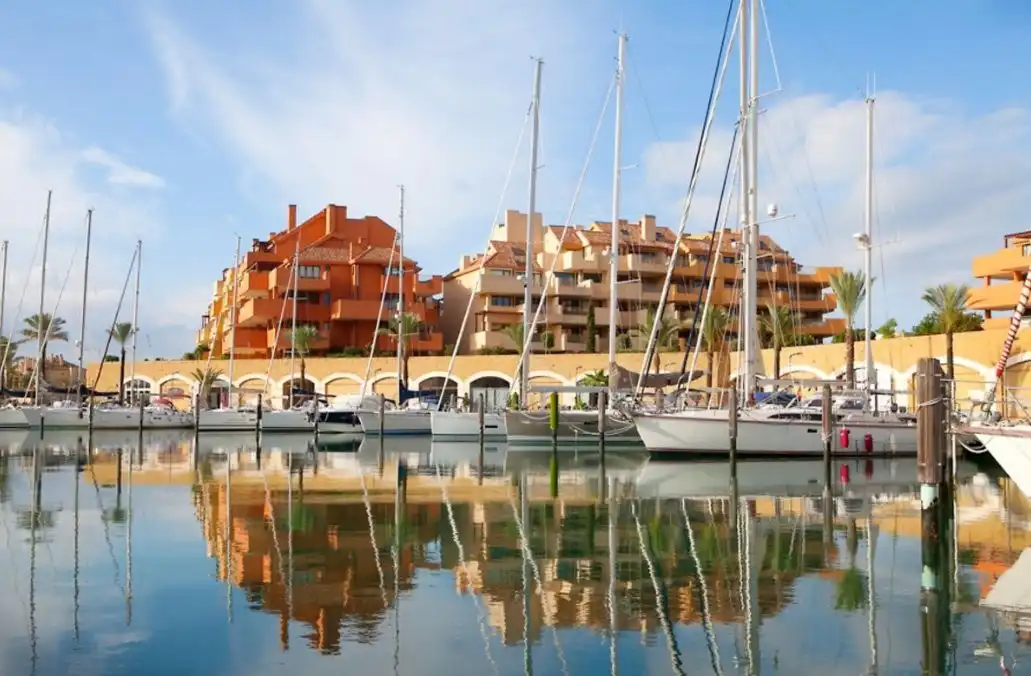 Apartamento con ascensor en venta en Puerto de Sotogrande - La Marina, imagen 7