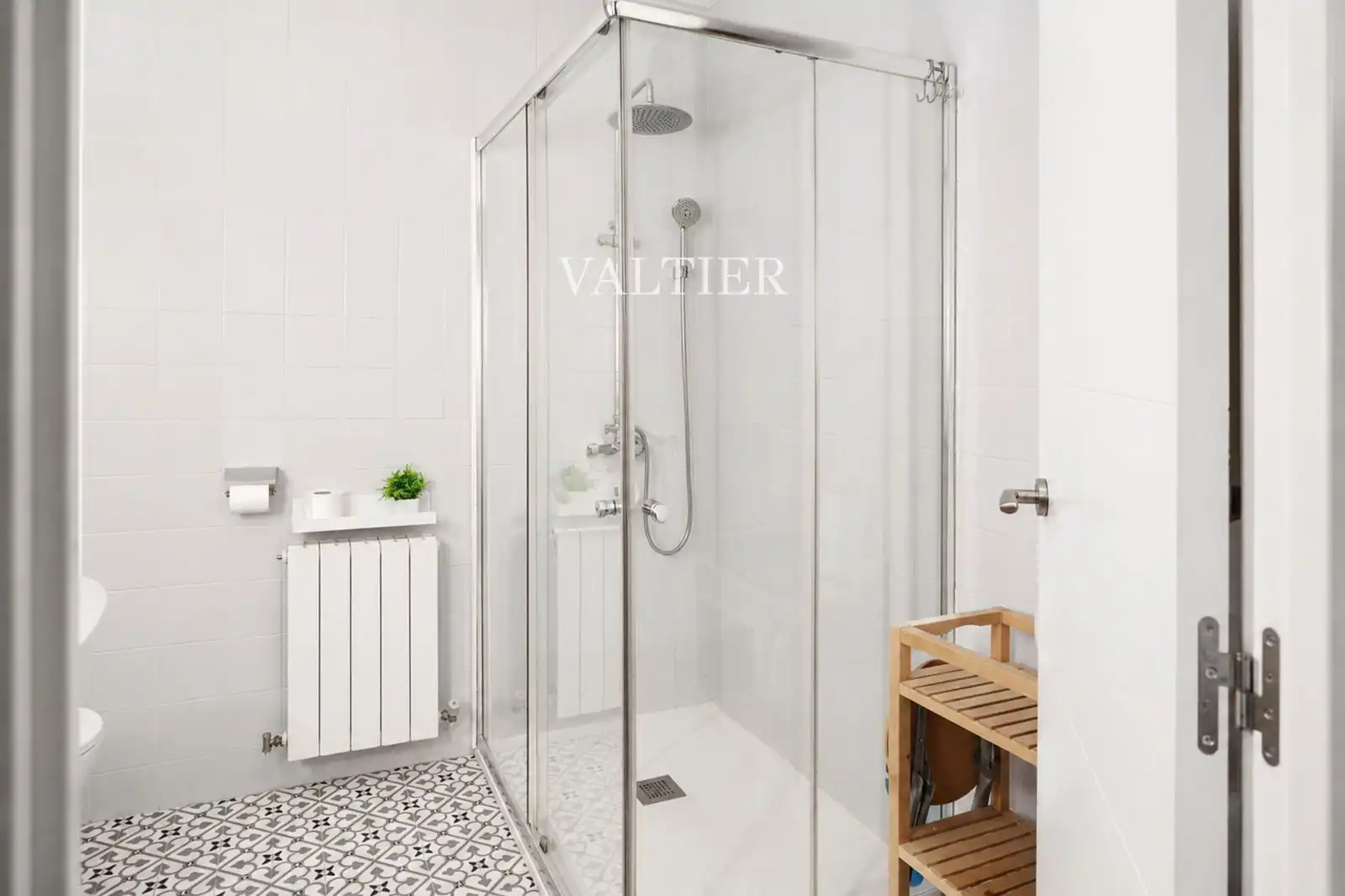 Baño de Piso de alquiler en Madrid con Aire acondicionado, Terraza y Amueblado