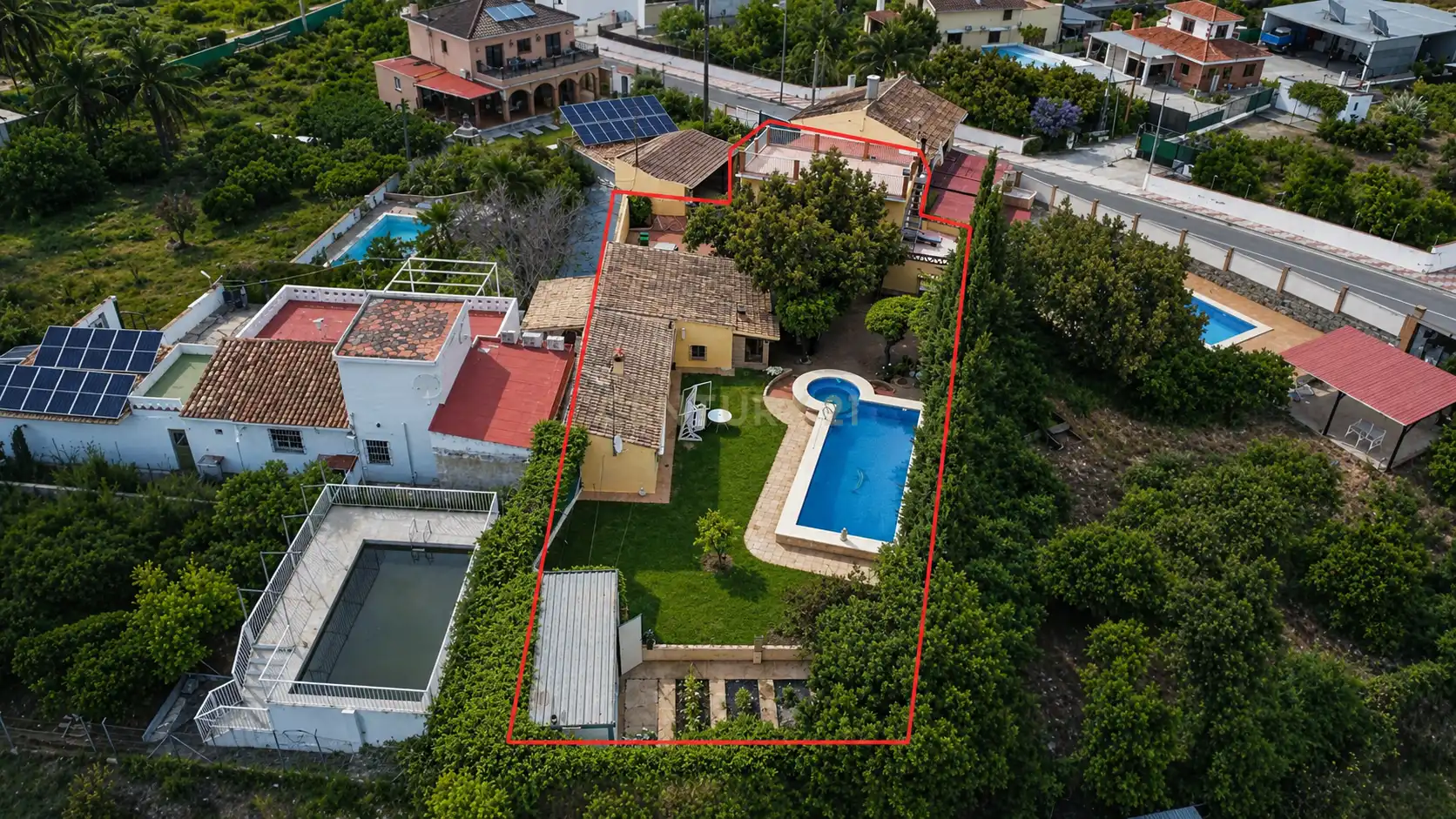 Vista exterior de Casa o chalet en venta en Alhaurín El Grande con Jardín privado, Trastero y Piscina