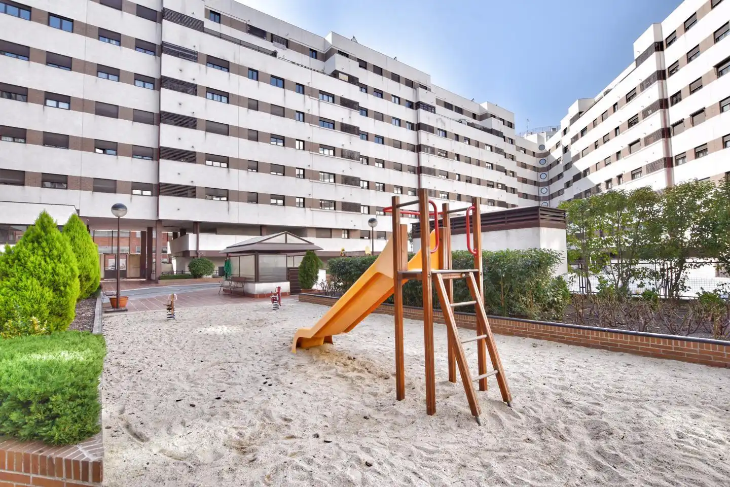 Exterior view of Flat for sale in Madrid  with Air Conditioner, Heating and Community pool