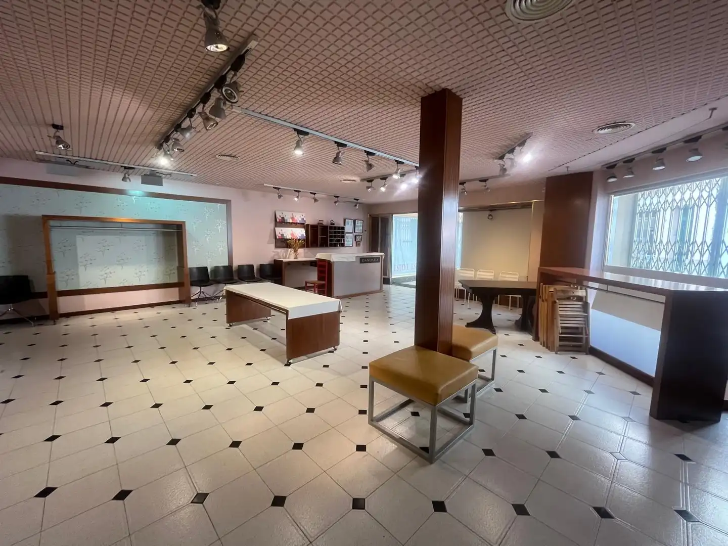 Finca rústica en venda a Sant Vicenç Dels Horts, Barcelona