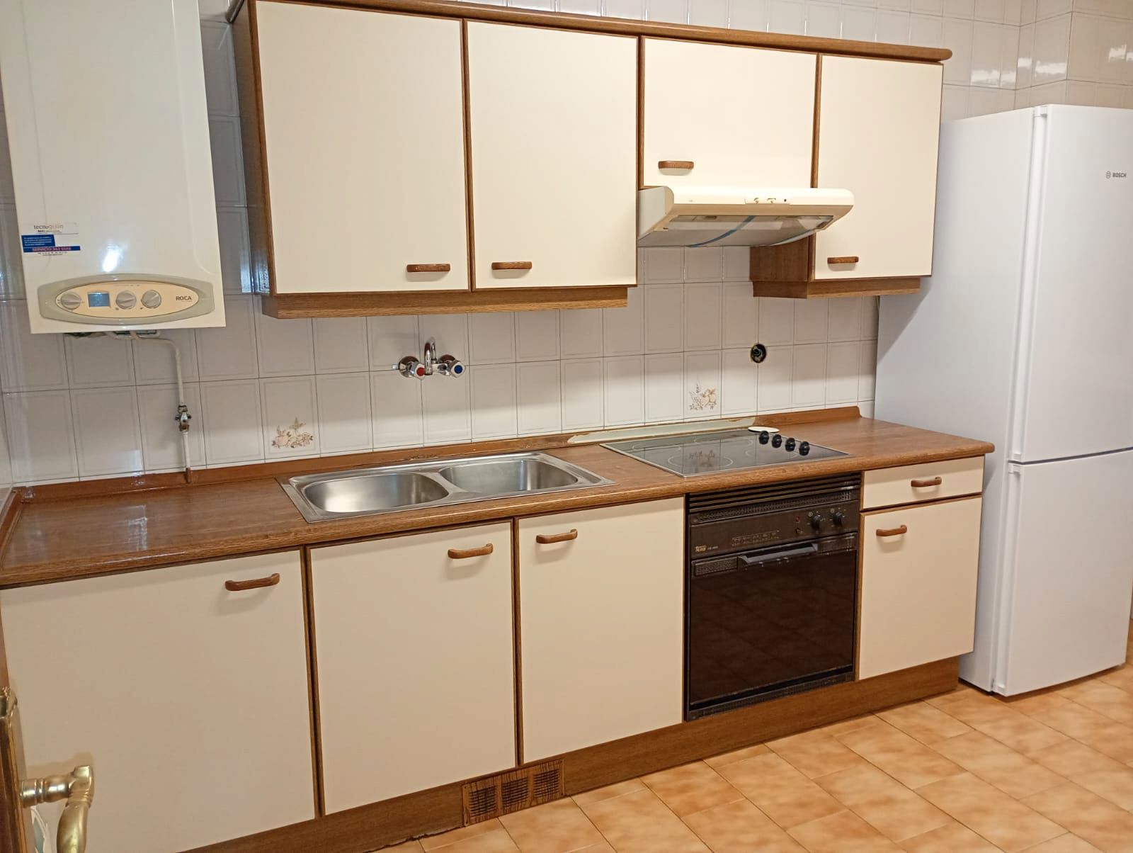 Cocina de Piso en venta en Gijón  con Calefacción, Terraza y Lavadora