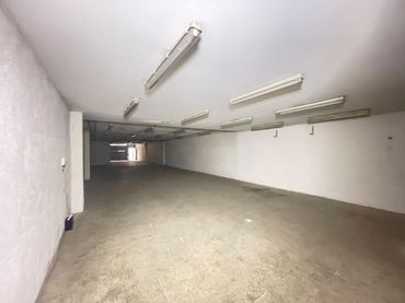 Local comercial en venda a Calle MAGALHAES 6