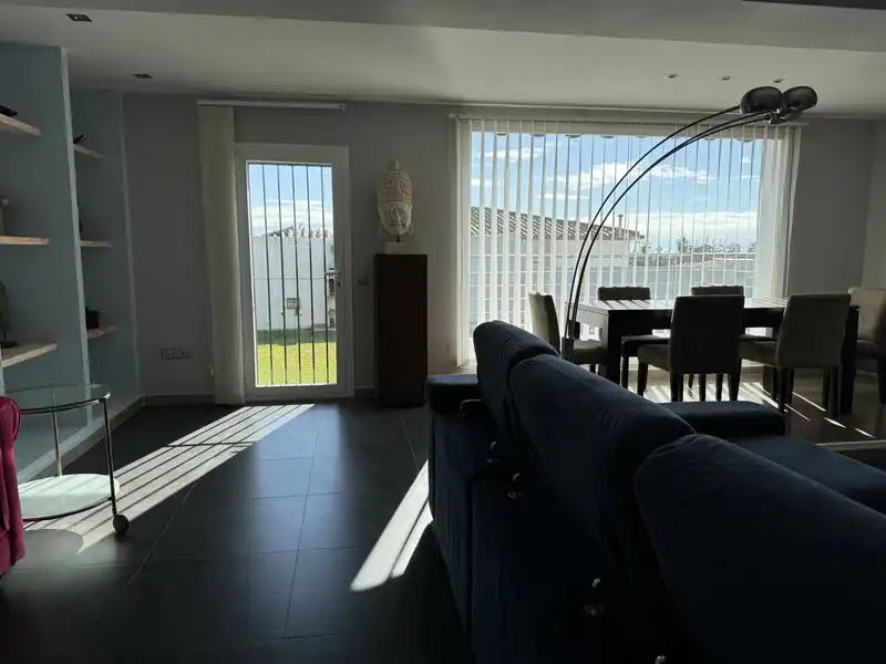 Sala d'estar de Casa o xalet de lloguer en Marbella amb Aire condicionat, Terrassa i Moblat