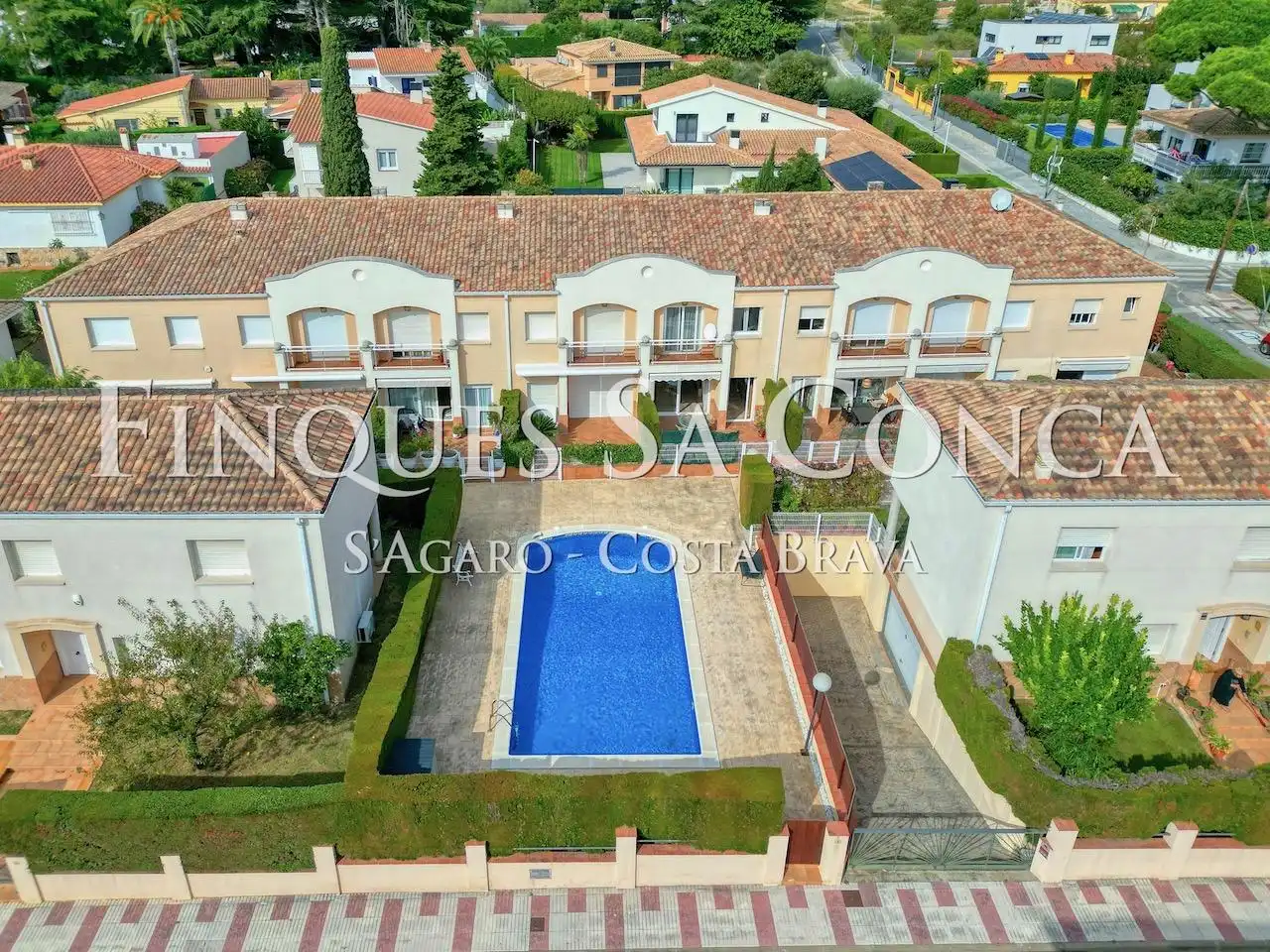 Piscina de Casa adosada en venta en Castell d'Aro, Platja d'Aro i s'Agaró con Aire acondicionado, Calefacción y Amueblado