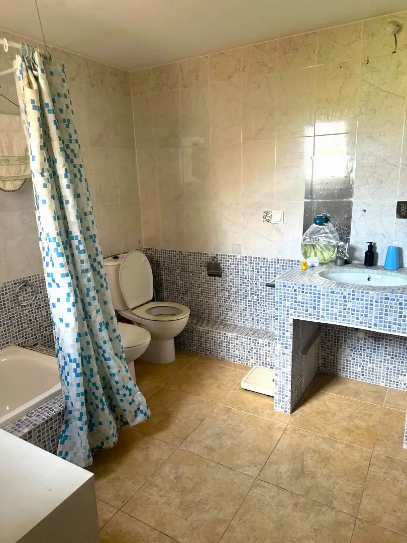 Baño de Casa adosada en venta en Botarell con Jardín privado, Parquet y Amueblado