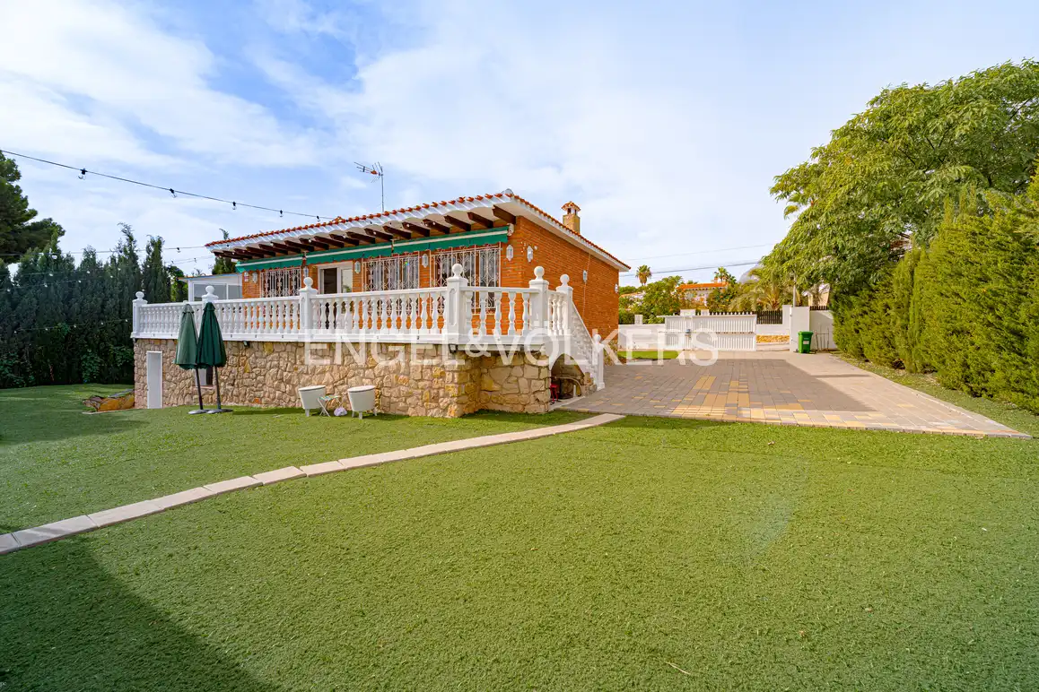 House with pool for sale in Coloma, imagen 4