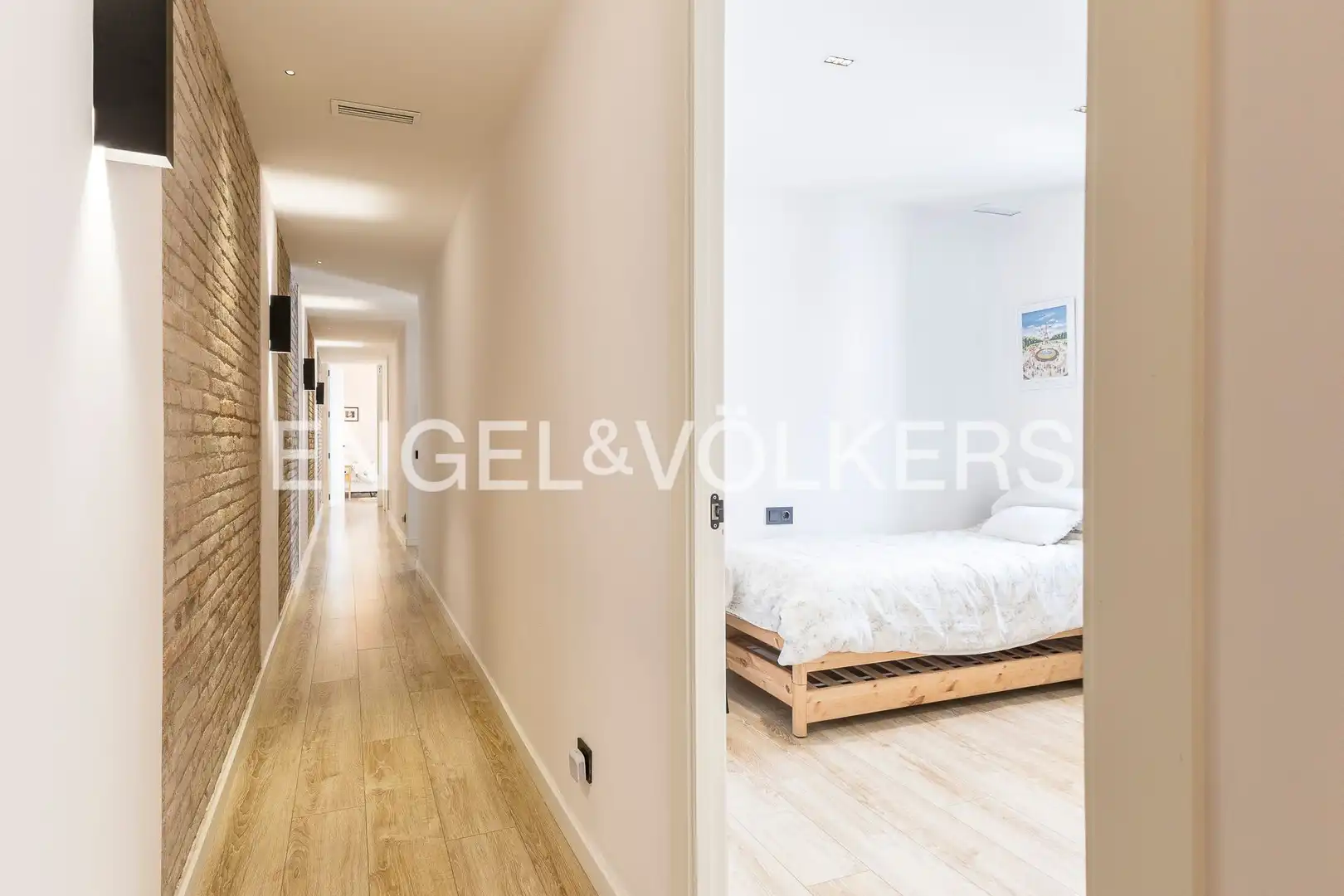 Flat for sale in Barcelona  with Air Conditioner, Heating and Balcony