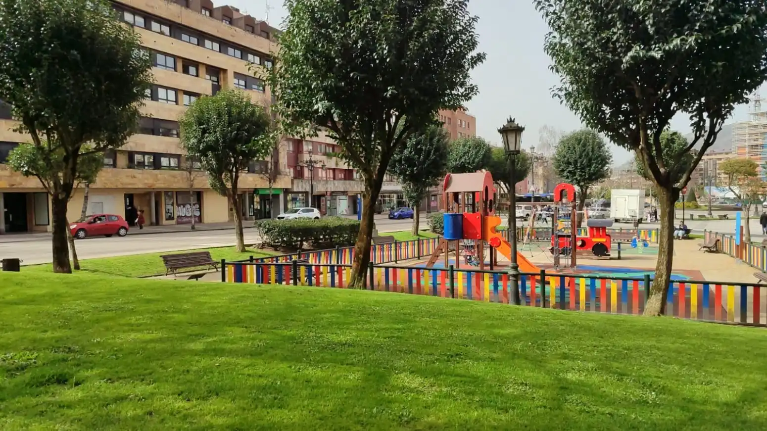 Vista exterior de Pis en venda en Oviedo 