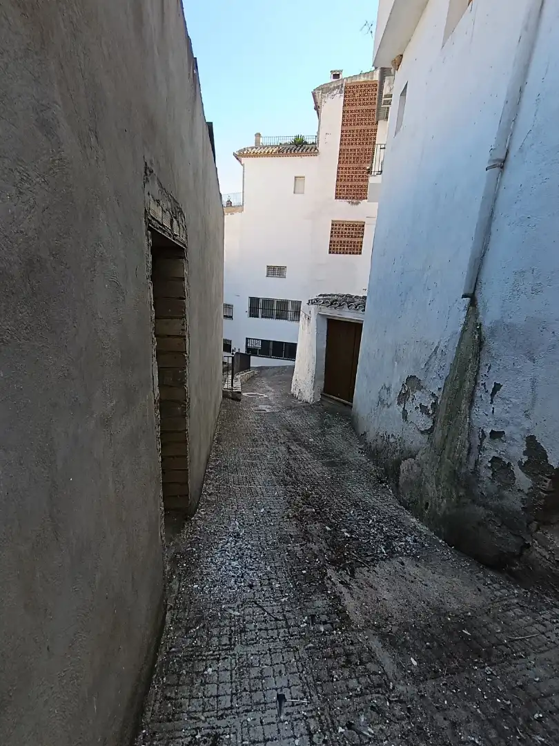 Vista exterior de Edifici en venda en Iznájar