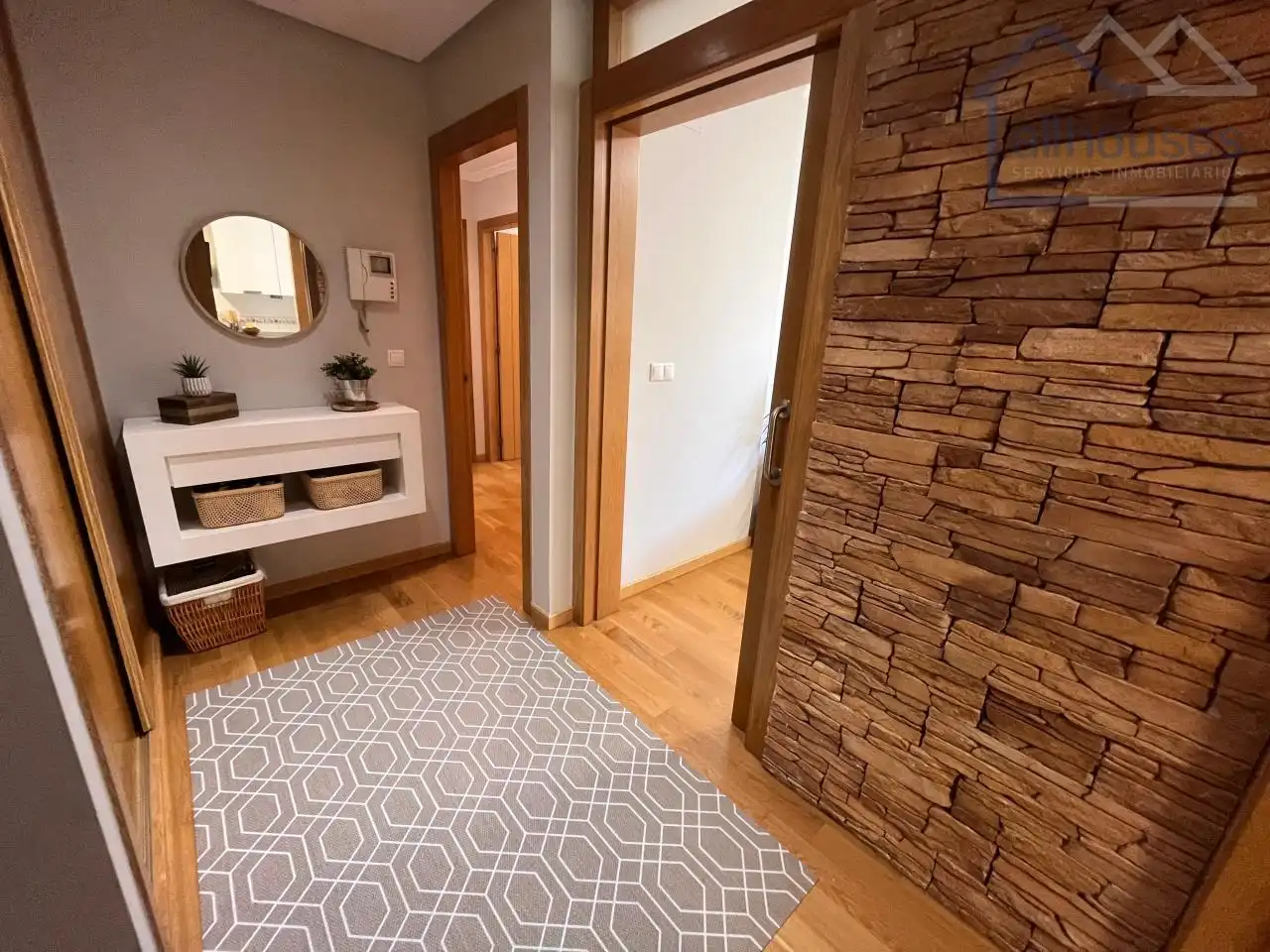 Apartamento en venta en Vigo  con Calefacción, Piscina y Amueblado