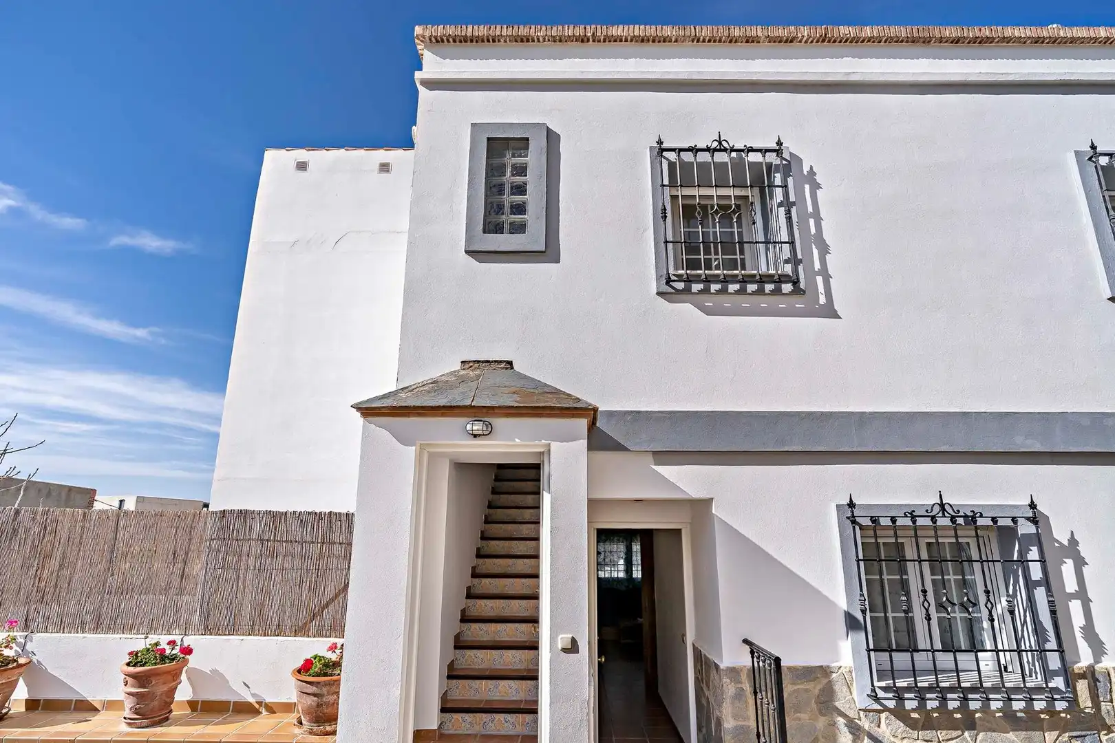 Vista exterior de Àtic en venda en Velefique amb Aire condicionat, Calefacció i Jardí privat