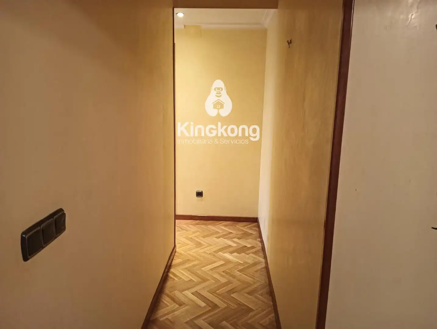 Bedroom of Flat for sale in Madrid  with Air Conditioner, Heating and Swimming Pool