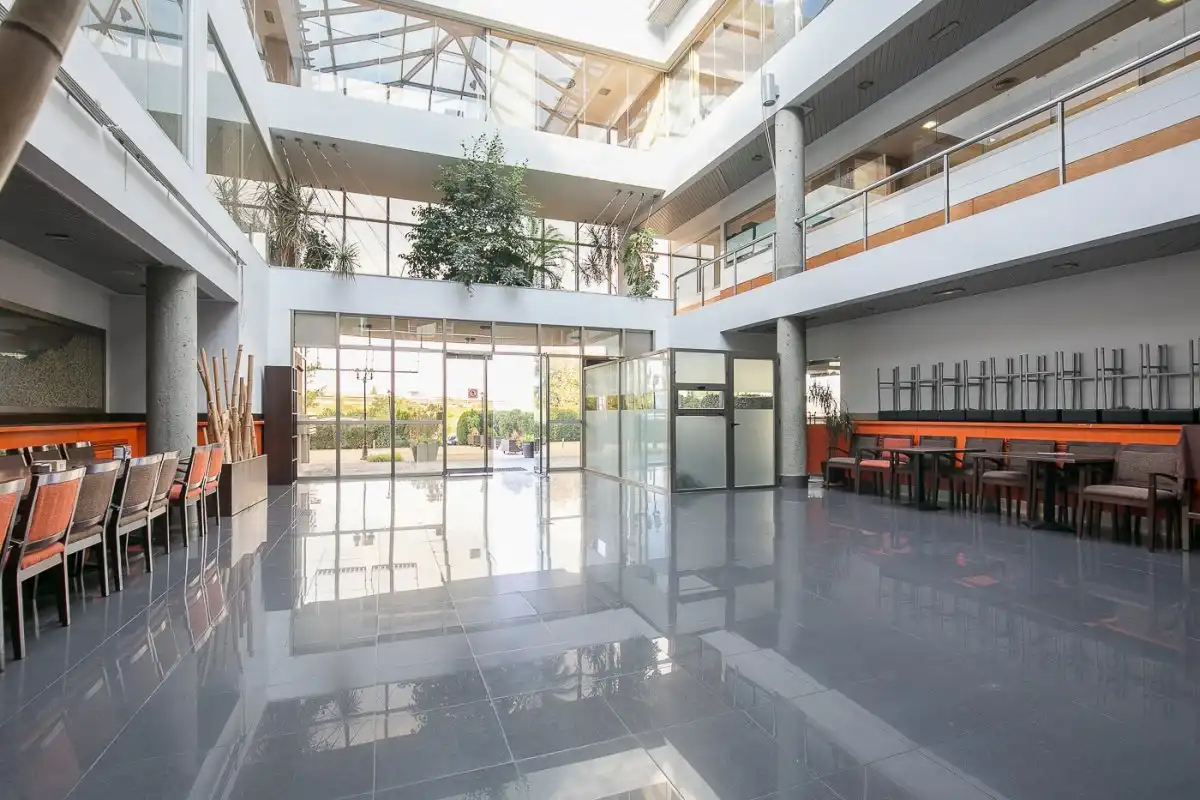 Inmuebles singulares con ascensor en venta en Calle Graham Bell, imagen 5