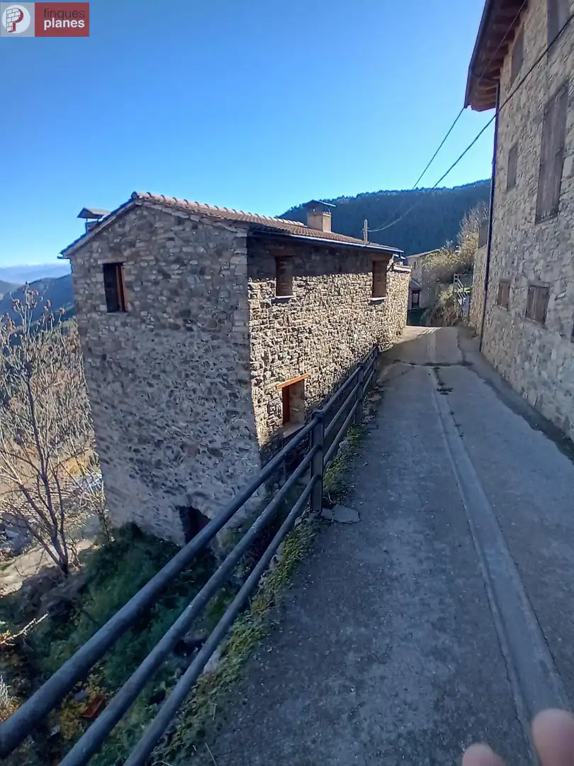 Vista exterior de Finca rústica en venda en El Pont de Bar amb Jardí privat, Terrassa i Traster
