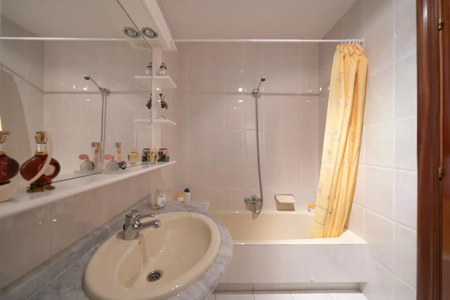 Baño de Ático en venta en Motril con Aire acondicionado y Balcón